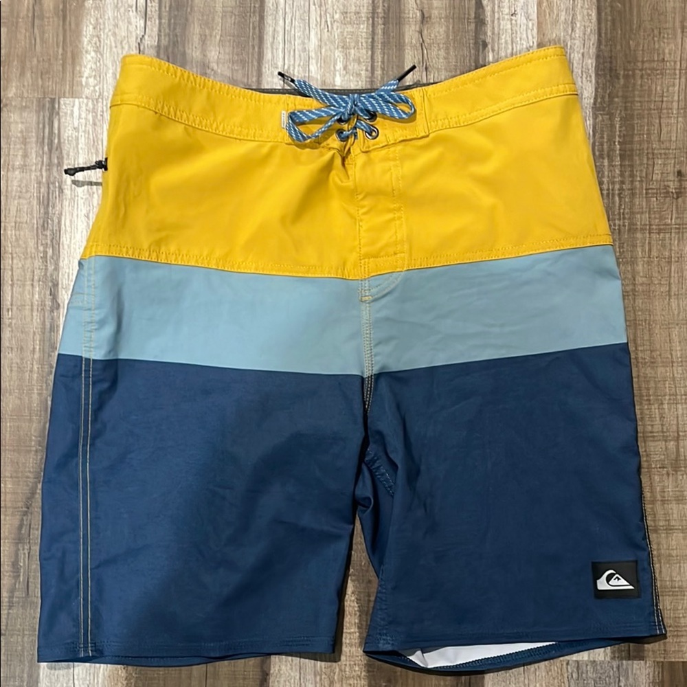 Quiksilver Highline Men's Yellow and Blue Swim Shorts size 30